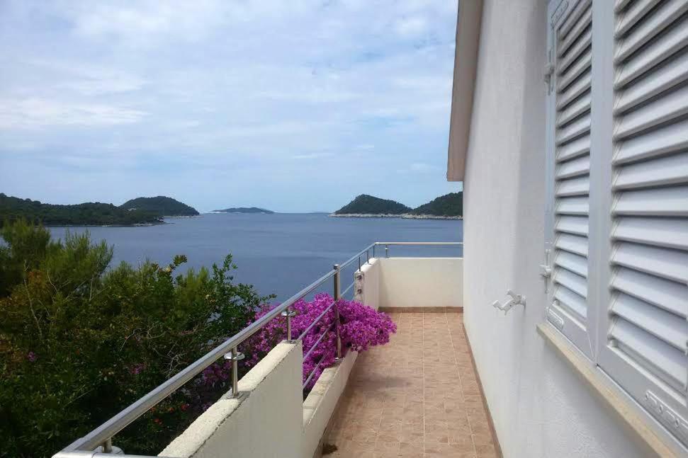 Apartments By The Sea Ubli, Lastovo - 8354 Eksteriør billede